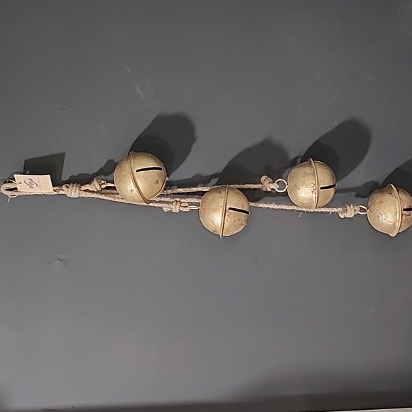 Gold Jingle Bells - Picture 2 of 5